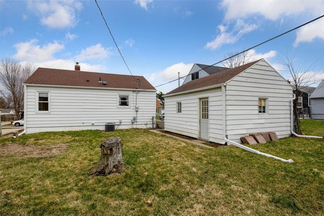 735 30th Street SE, Cedar Rapids, IA 52403