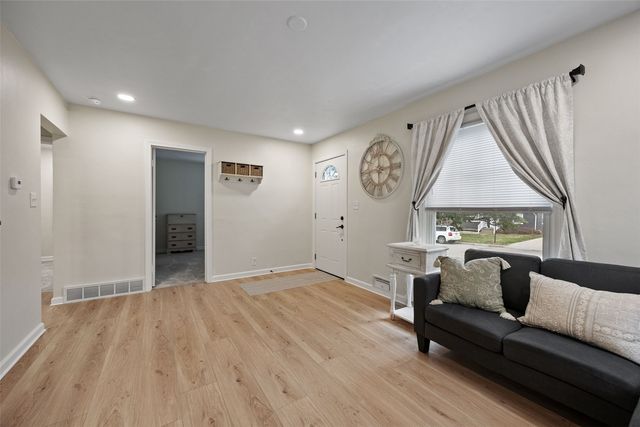 735 30th Street SE, Cedar Rapids, IA 52403