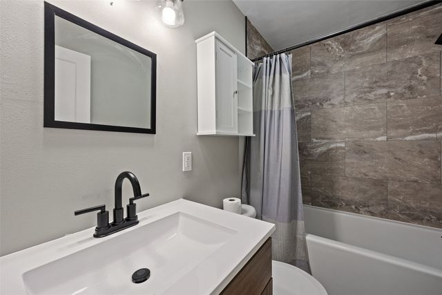 735 30th Street SE, Cedar Rapids, IA 52403