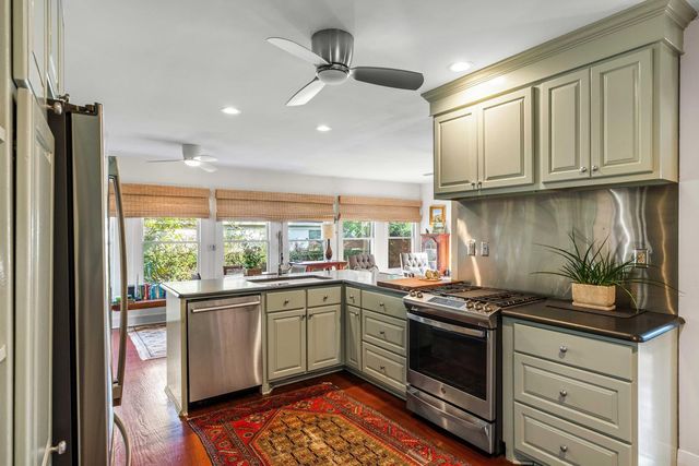 2 Lenwood Boulevard, Charleston, SC 29401