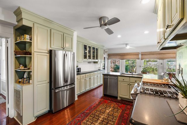 2 Lenwood Boulevard, Charleston, SC 29401