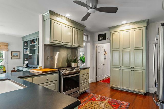 2 Lenwood Boulevard, Charleston, SC 29401