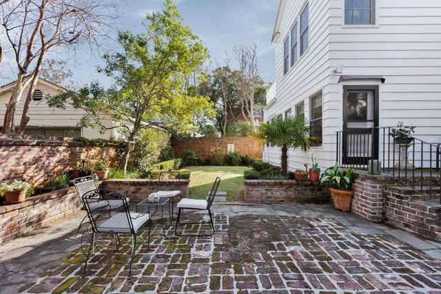 2 Lenwood Boulevard, Charleston, SC 29401