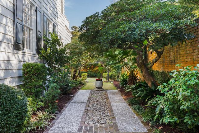 2 Lenwood Boulevard, Charleston, SC 29401