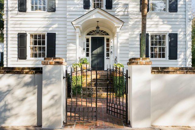 2 Lenwood Boulevard, Charleston, SC 29401