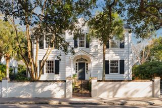2 Lenwood Boulevard, Charleston, SC 29401