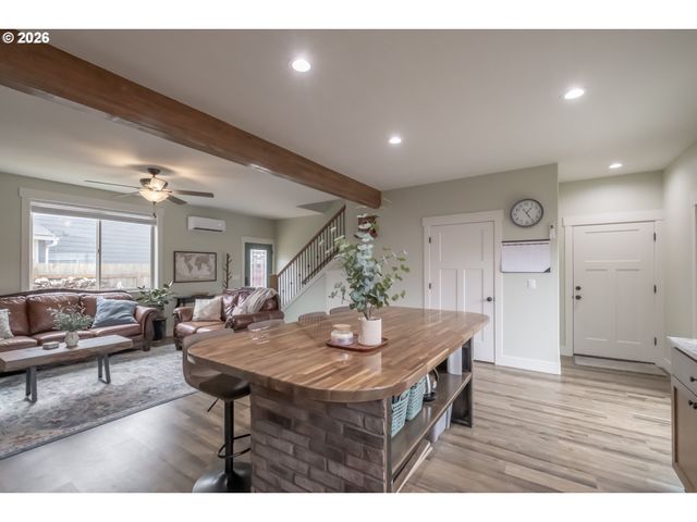 41 Fern St, Gleneden Beach, OR 97388