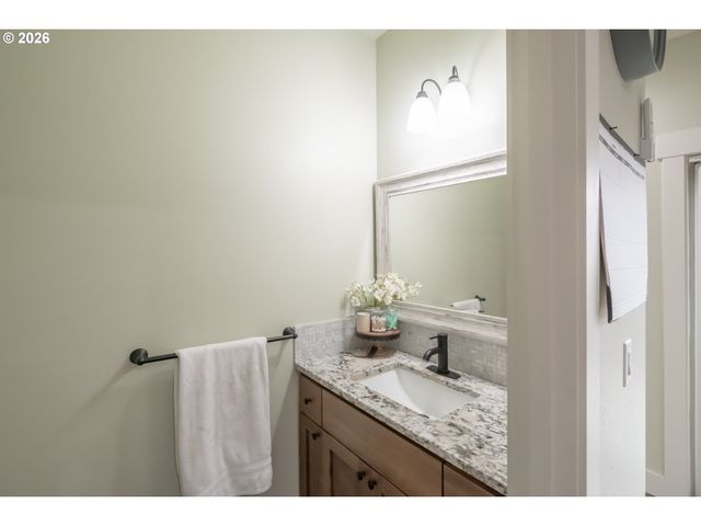 41 Fern St, Gleneden Beach, OR 97388