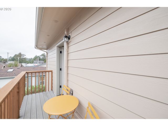 41 Fern St, Gleneden Beach, OR 97388