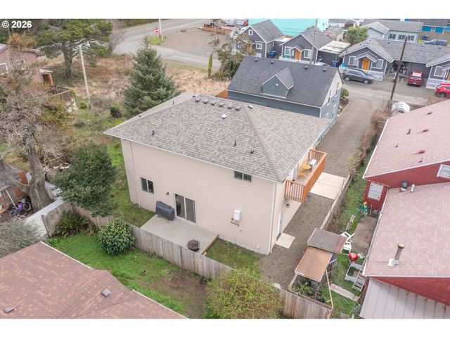 41 Fern St, Gleneden Beach, OR 97388