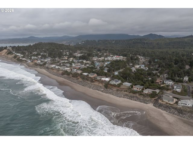 41 Fern St, Gleneden Beach, OR 97388