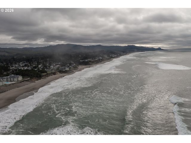 41 Fern St, Gleneden Beach, OR 97388