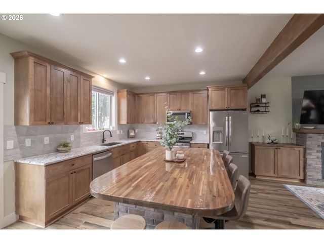 41 Fern St, Gleneden Beach, OR 97388