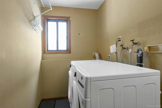 10 SKINNER Court, Tomkins Cove, NY 10986