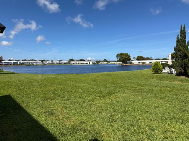 1118 Lake Terrace 103, Boynton Beach, FL 33426
