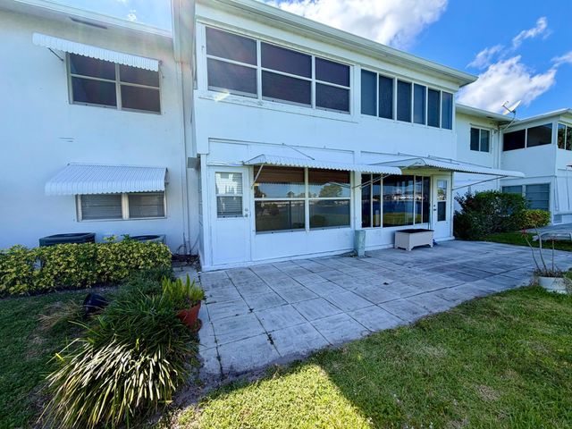 1118 Lake Terrace 103, Boynton Beach, FL 33426
