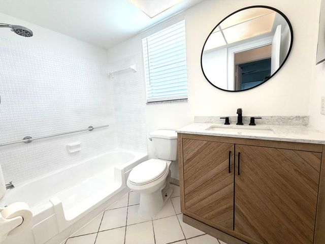 1118 Lake Terrace 103, Boynton Beach, FL 33426