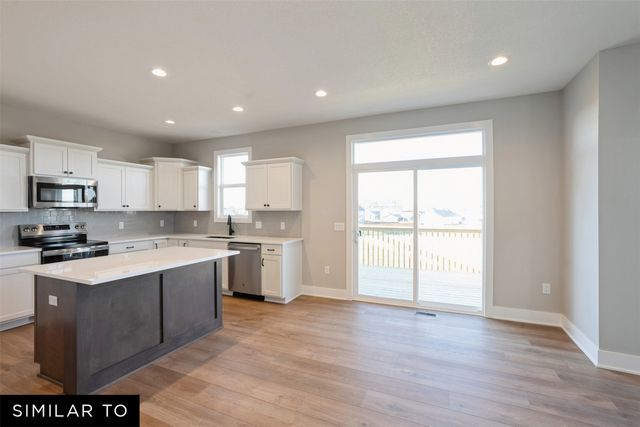 17230 Northview Drive, Urbandale, IA 50323