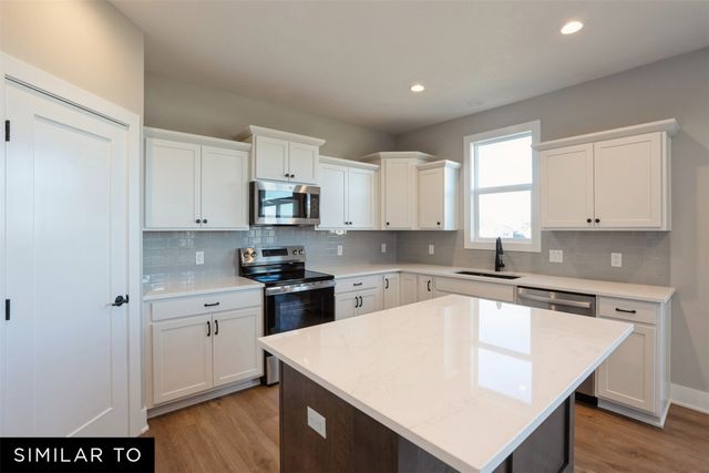 17230 Northview Drive, Urbandale, IA 50323