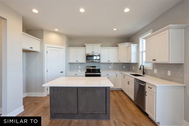 17230 Northview Drive, Urbandale, IA 50323