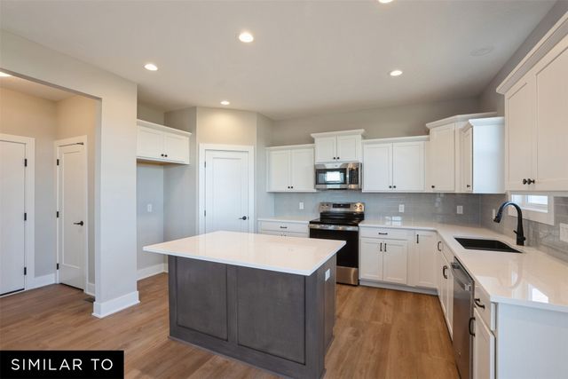 17230 Northview Drive, Urbandale, IA 50323