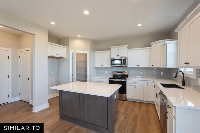 17230 Northview Drive, Urbandale, IA 50323