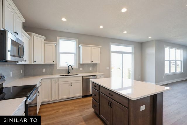 17230 Northview Drive, Urbandale, IA 50323