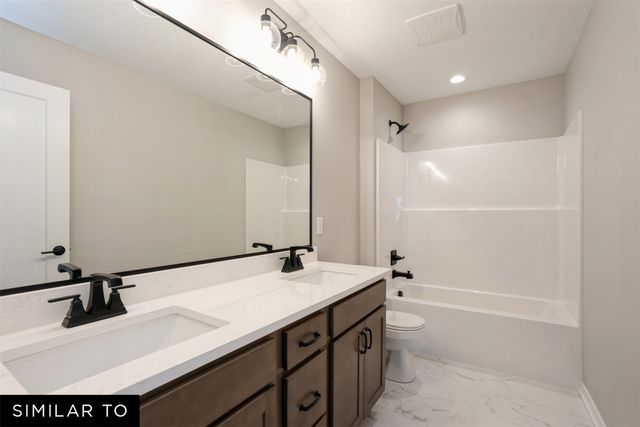 17230 Northview Drive, Urbandale, IA 50323