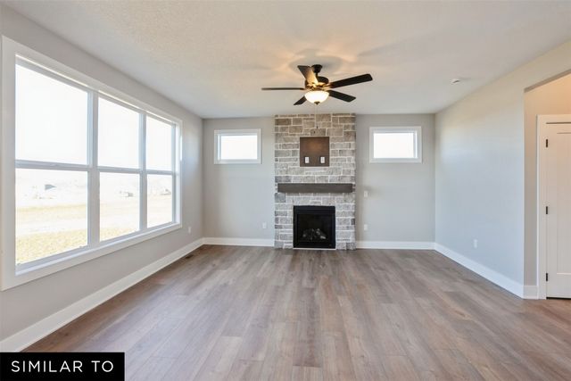 17230 Northview Drive, Urbandale, IA 50323