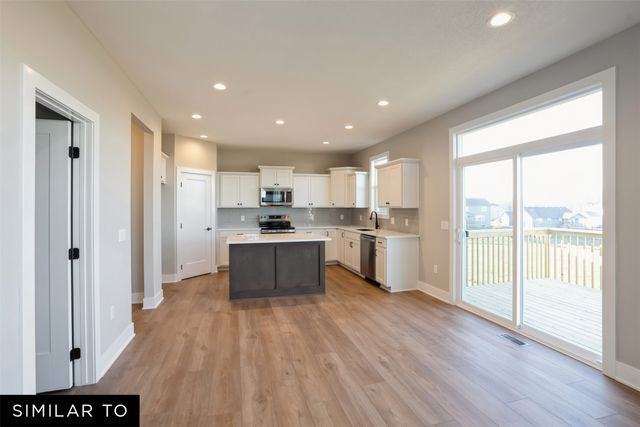 17230 Northview Drive, Urbandale, IA 50323