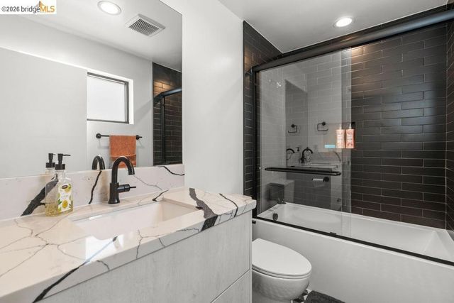 6503 N Contour LN, North Hollywood, CA 91606