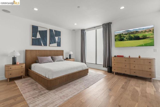 6503 N Contour LN, North Hollywood, CA 91606