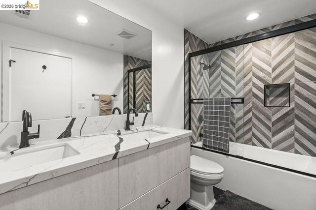 6503 N Contour LN, North Hollywood, CA 91606