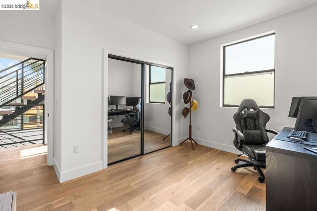 6503 N Contour LN, North Hollywood, CA 91606