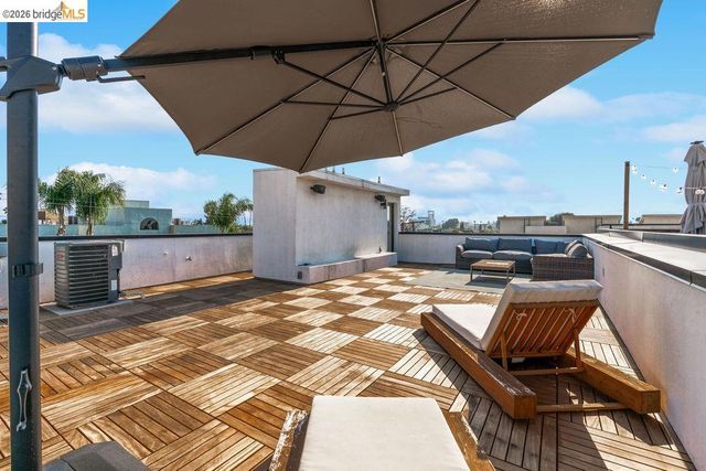 6503 N Contour LN, North Hollywood, CA 91606