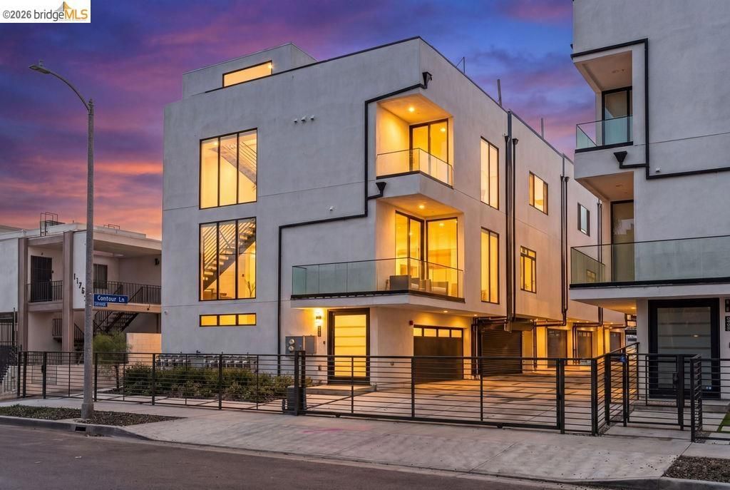 6503 N Contour LN, North Hollywood, CA 91606