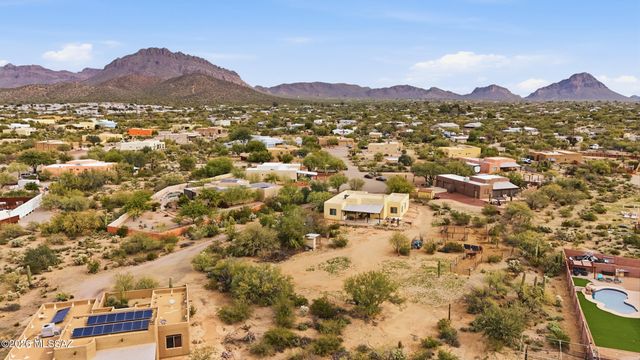 7879 W Spiney Lizard Place, Tucson, AZ 85735