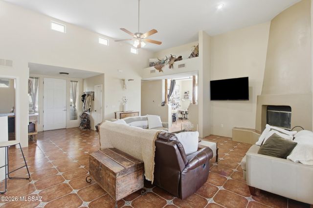 7879 W Spiney Lizard Place, Tucson, AZ 85735