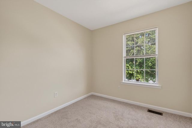1806 RYDERWOOD, Landover, MD 20785