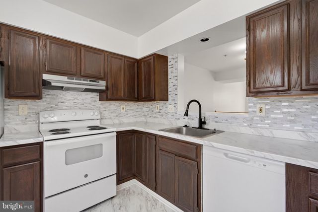 1806 RYDERWOOD, Landover, MD 20785