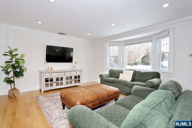7 Madison Heights, Wyckoff, NJ 07481