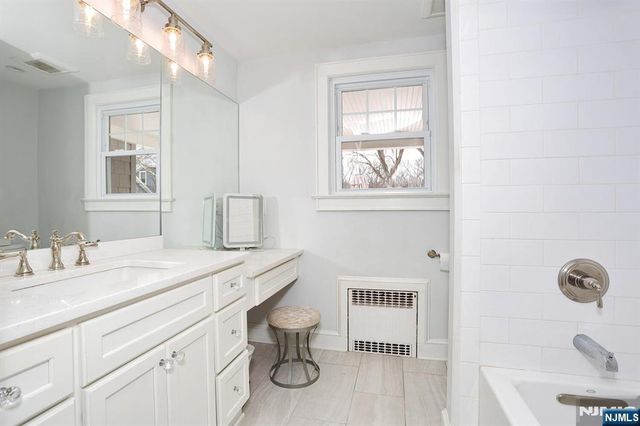 7 Madison Heights, Wyckoff, NJ 07481