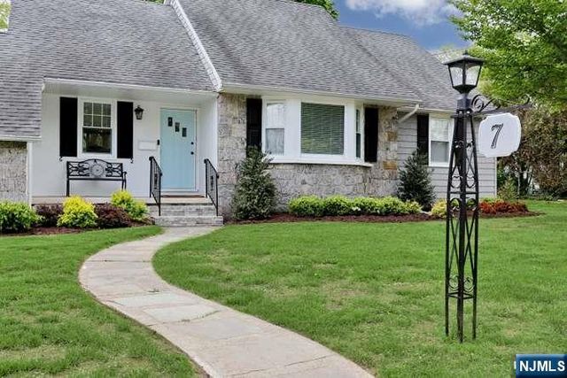 7 Madison Heights, Wyckoff, NJ 07481