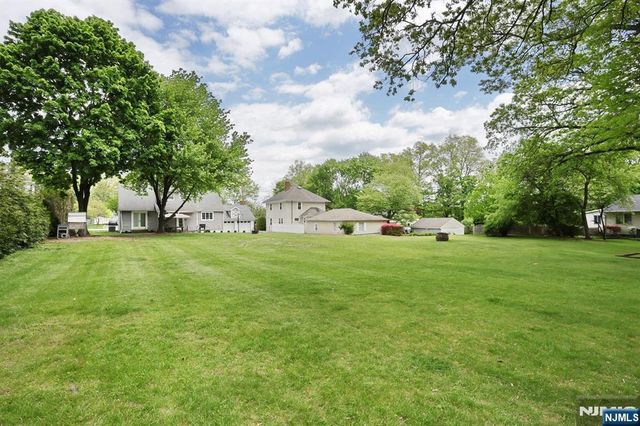 7 Madison Heights, Wyckoff, NJ 07481