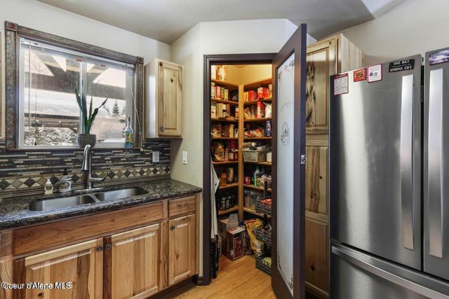 4058 W Seasons RD, Rathdrum, ID 83858