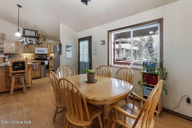 4058 W Seasons RD, Rathdrum, ID 83858