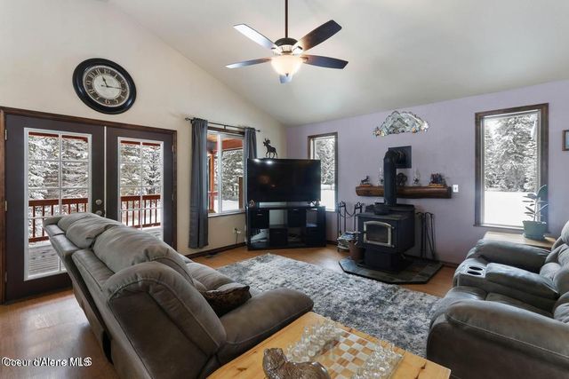 4058 W Seasons RD, Rathdrum, ID 83858
