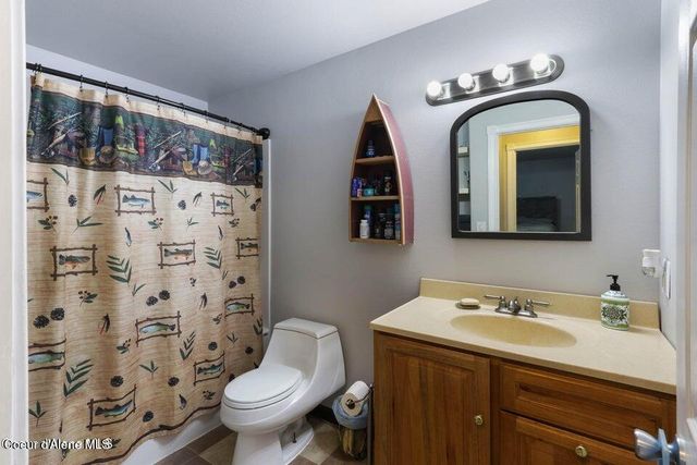 4058 W Seasons RD, Rathdrum, ID 83858