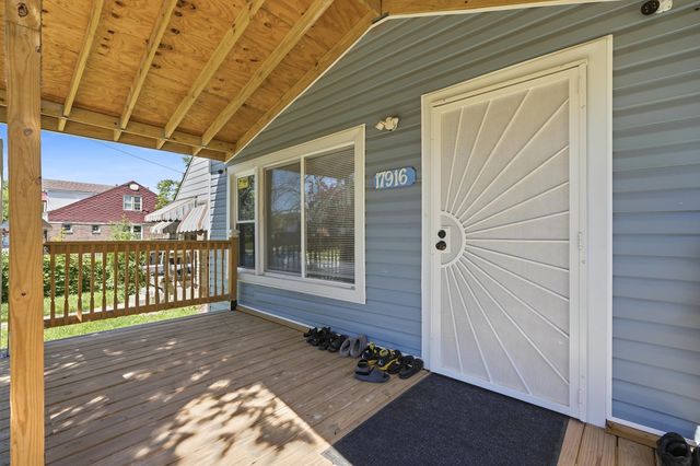 17916 Arlington Street, Hamtramck, MI 48212