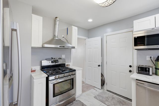 17916 Arlington Street, Hamtramck, MI 48212